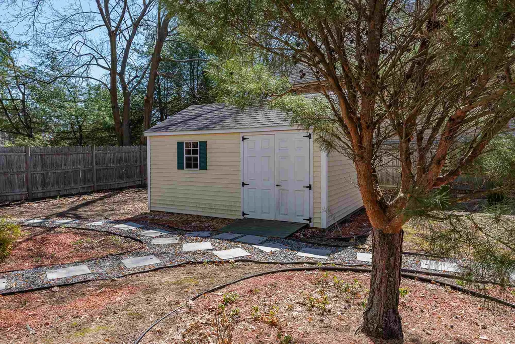 26 1/2 Charles Street Rochester NH 03867