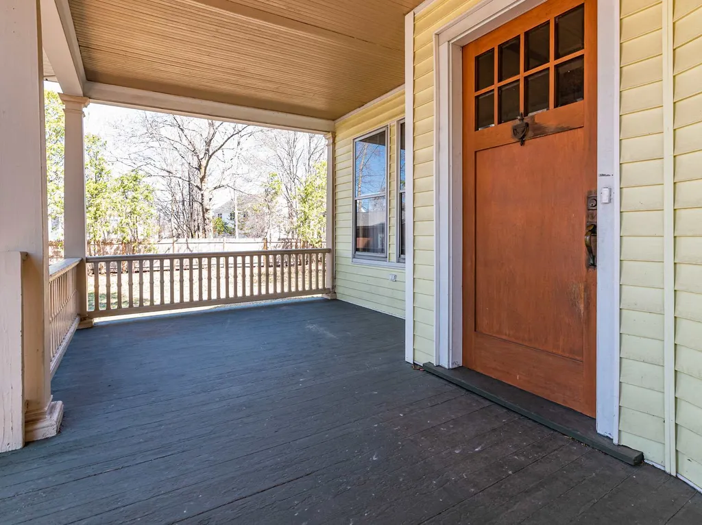 26 1/2 Charles Street Rochester NH 03867