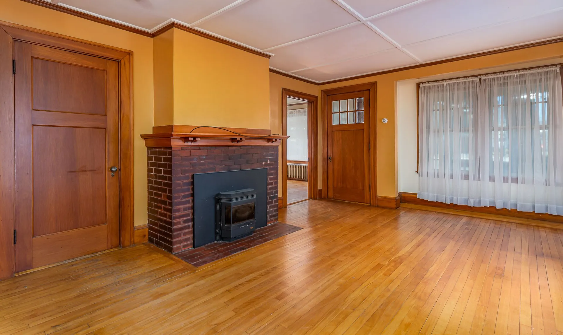 26 1/2 Charles Street Rochester NH 03867