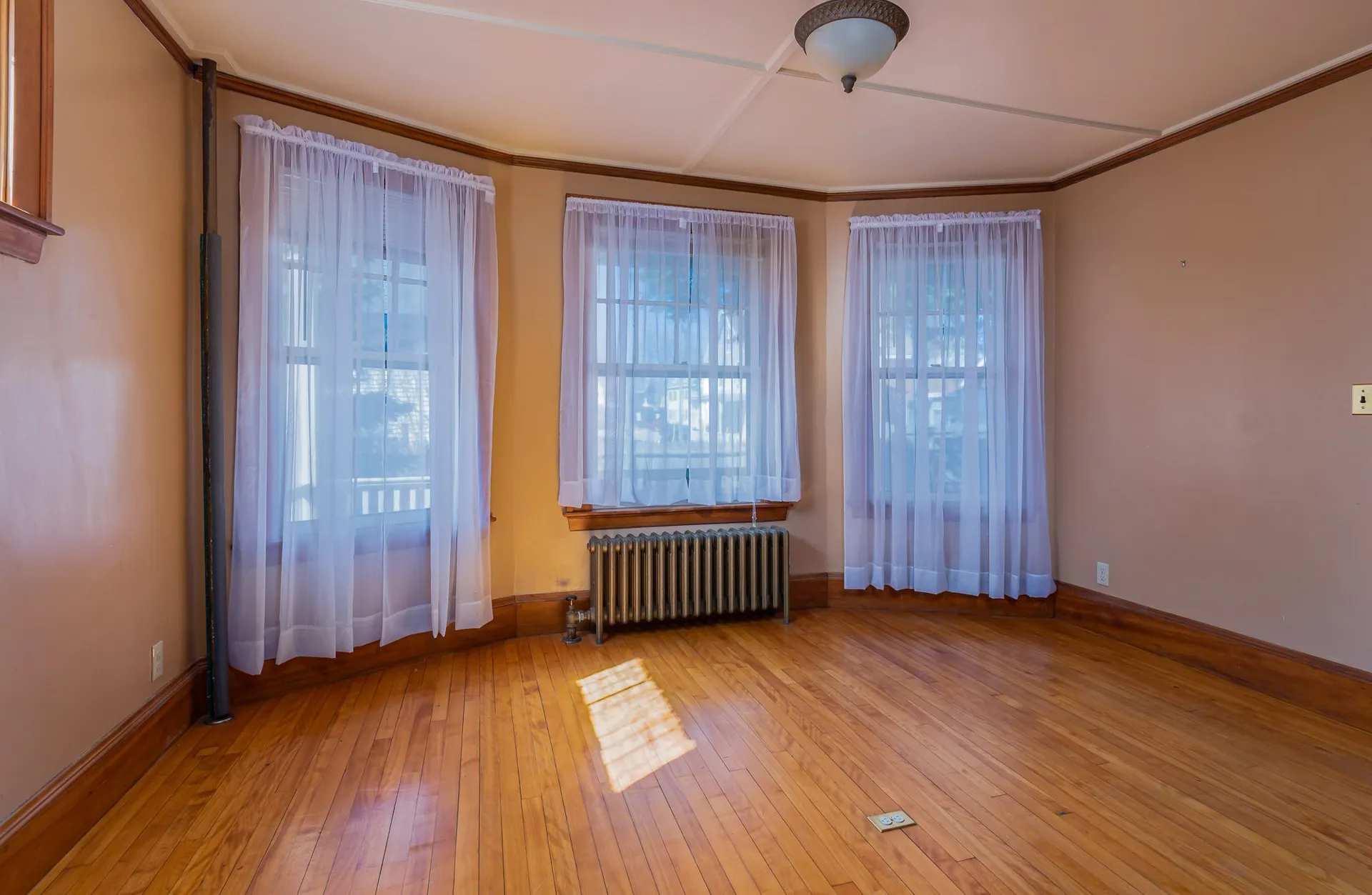 26 1/2 Charles Street Rochester NH 03867