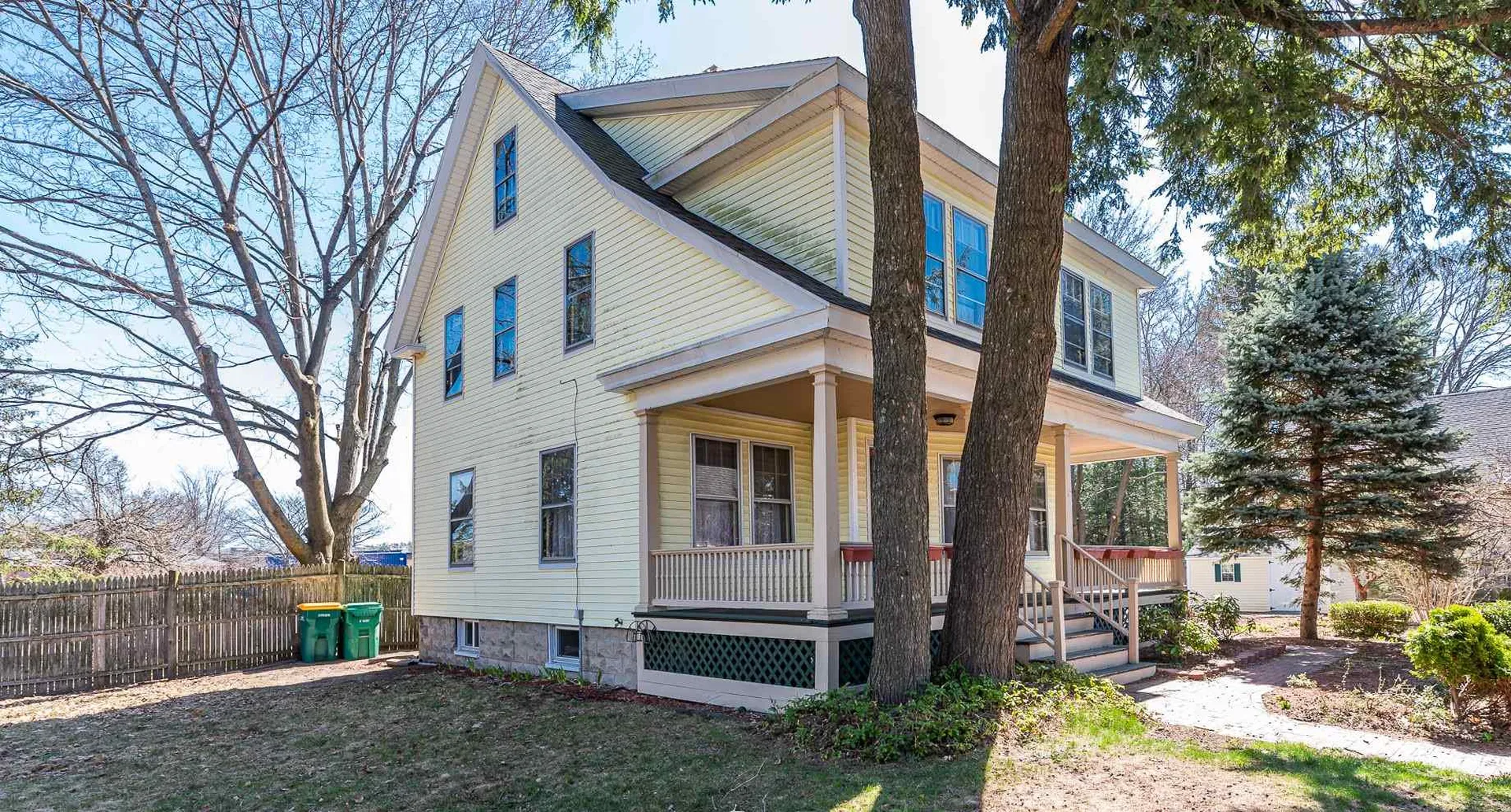 26 1/2 Charles Street Rochester NH 03867