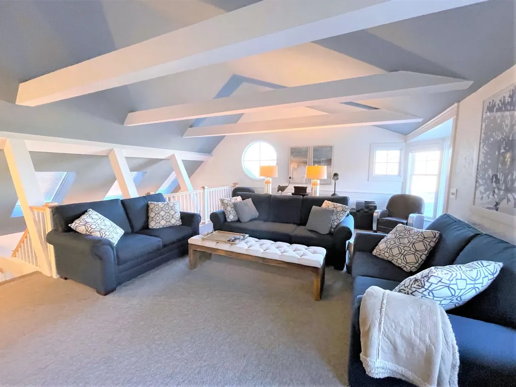 4 Groveland Street Seabrook NH 03874