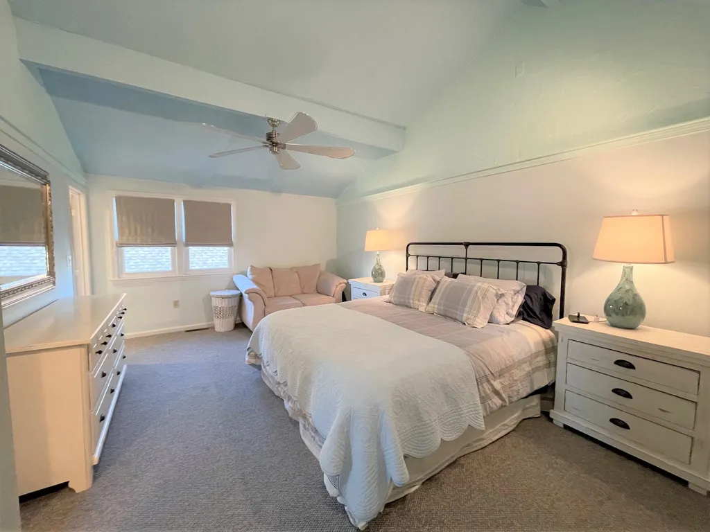 4 Groveland Street Seabrook NH 03874