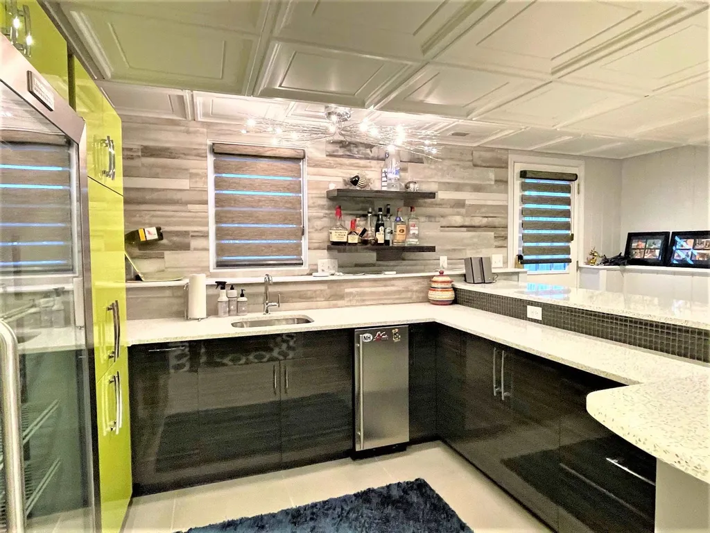 4 Groveland Street Seabrook NH 03874