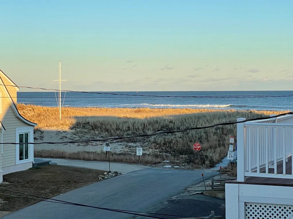4 Groveland Street Seabrook NH 03874