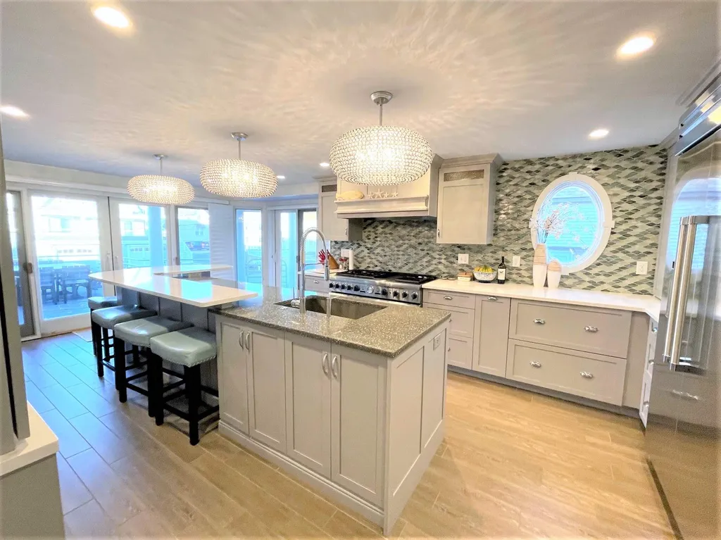 4 Groveland Street Seabrook NH 03874