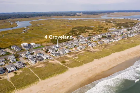 4 Groveland Street Seabrook NH 03874