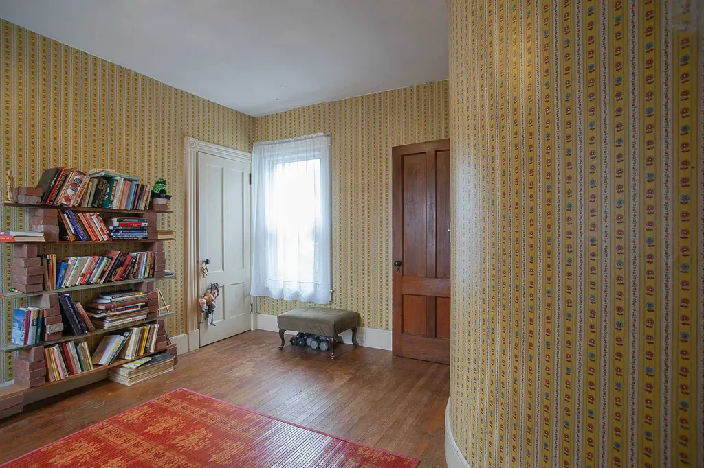 15 Walker Place Brattleboro VT 05301