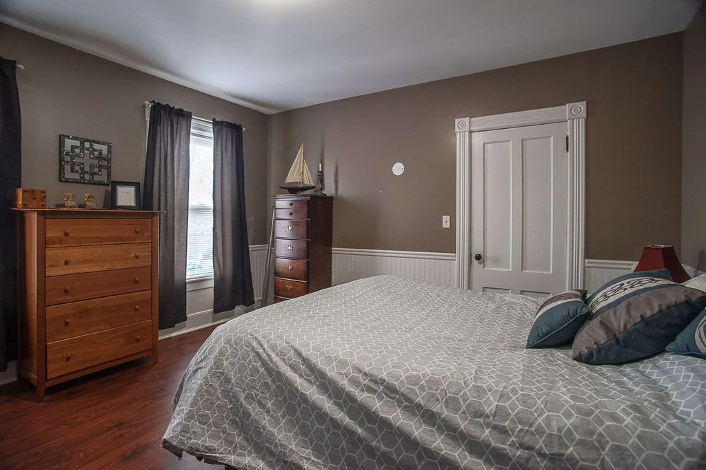 15 Walker Place Brattleboro VT 05301