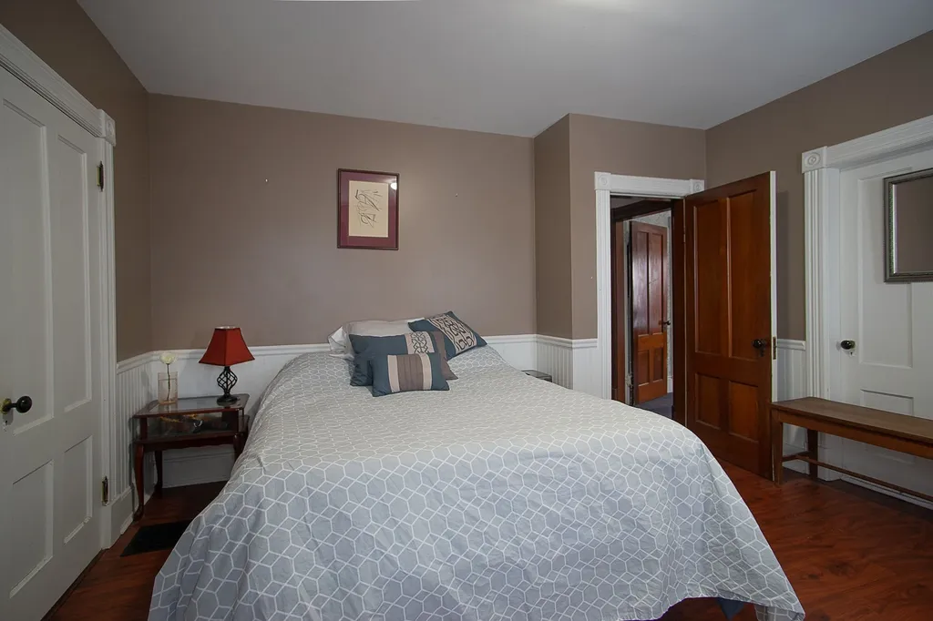 15 Walker Place Brattleboro VT 05301