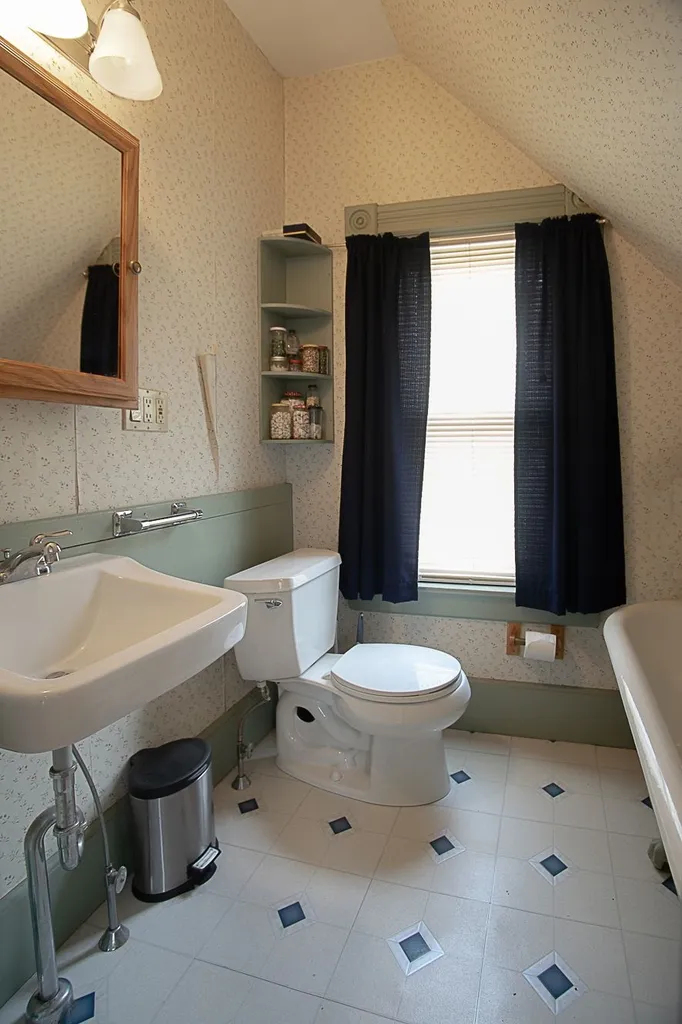 15 Walker Place Brattleboro VT 05301