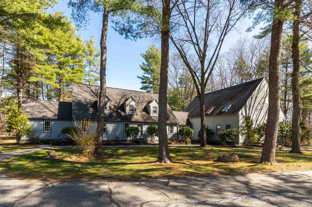 40 Glengarry Drive Stratham NH 03885
