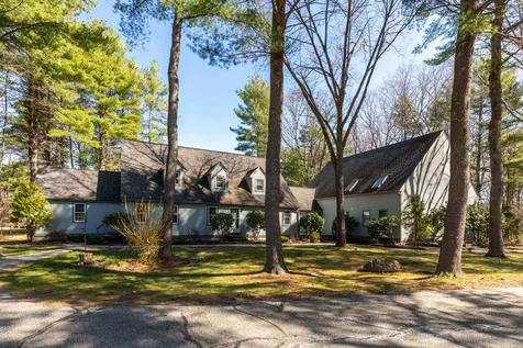 40 Glengarry Drive Stratham NH 03885