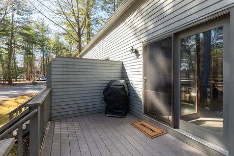 40 Glengarry Drive Stratham NH 03885