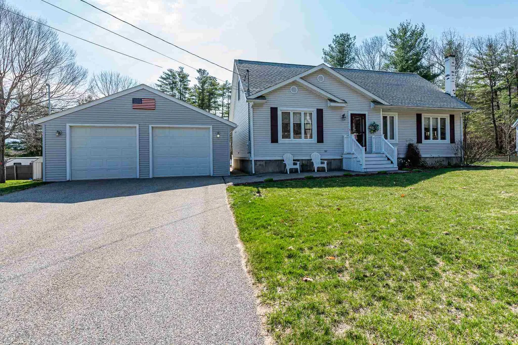 13 Charles Henry Way Seabrook NH 03874