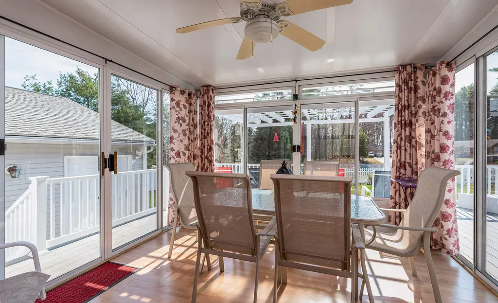 13 Charles Henry Way Seabrook NH 03874