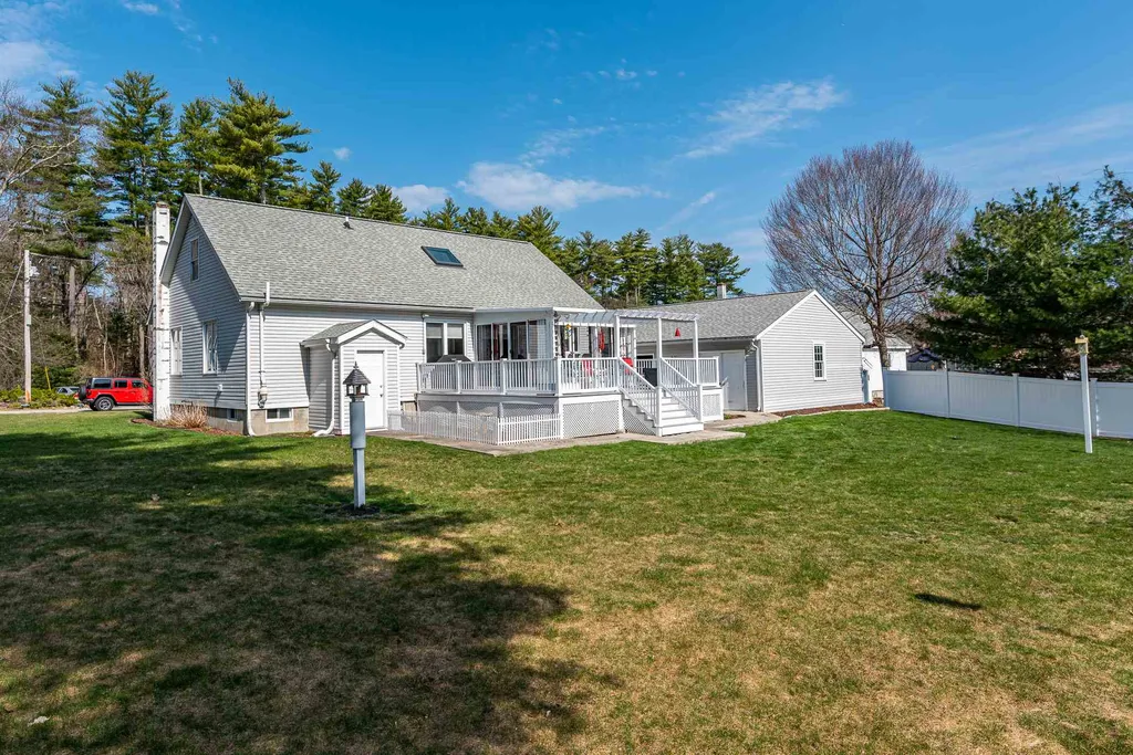 13 Charles Henry Way Seabrook NH 03874