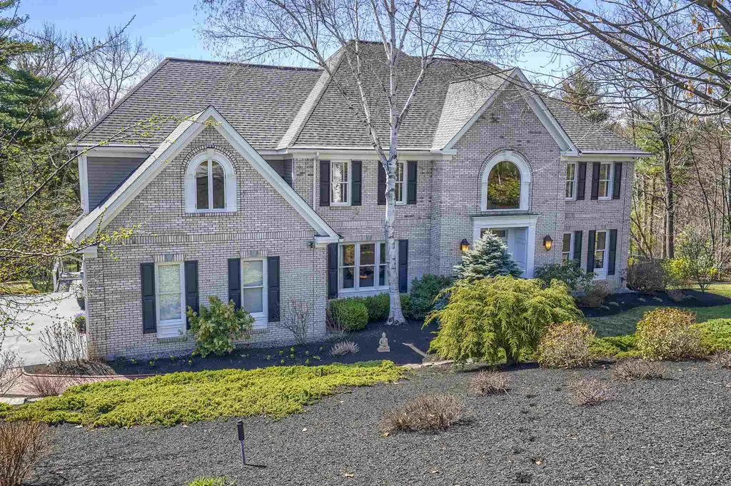 26 Arrowhead Drive Bedford NH 03110