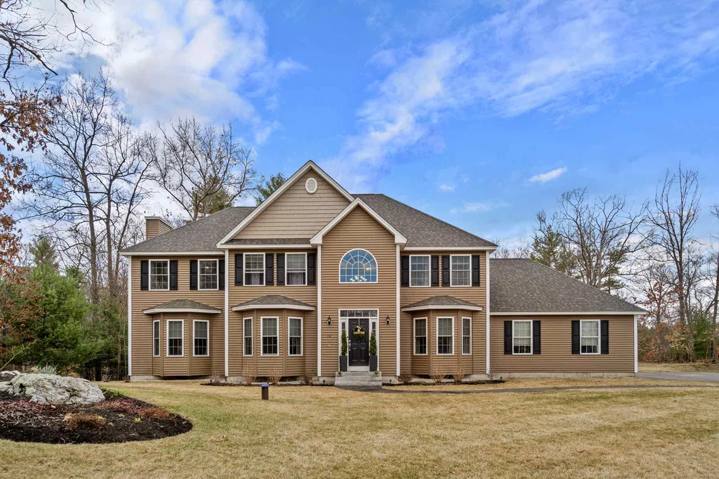 12 Winchester Way Auburn NH 03032