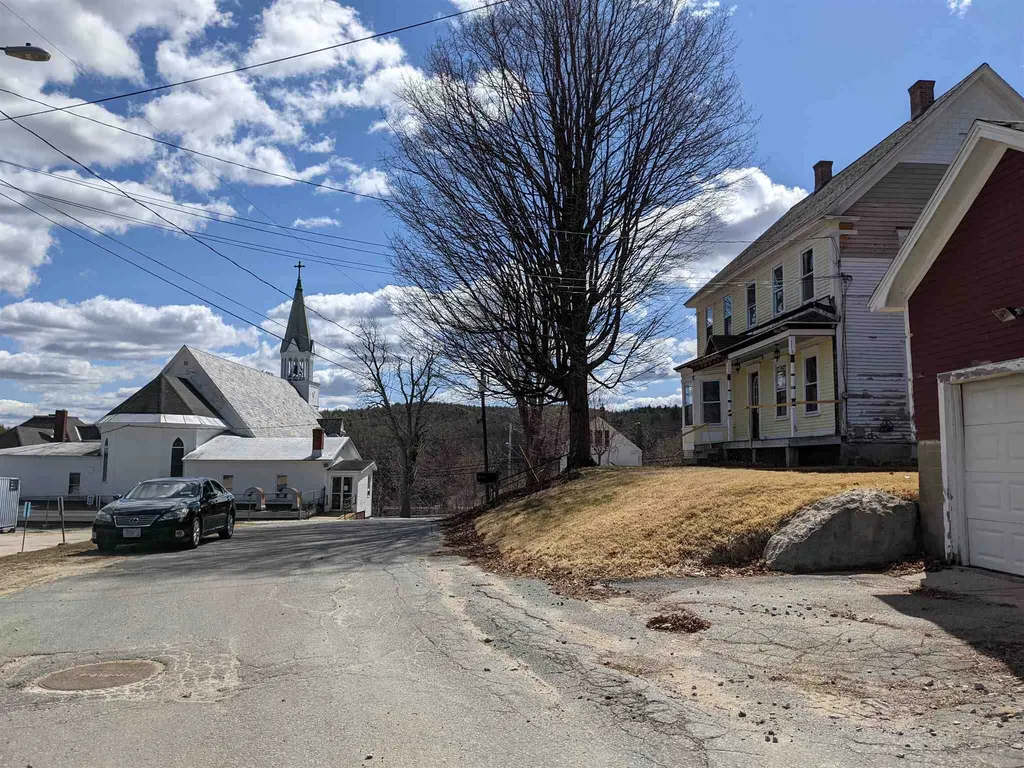 8 Church Street Greenville NH 03048