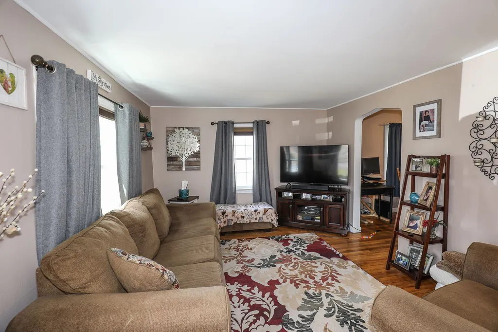 85-87 Mary Ann Road Manchester NH 03104