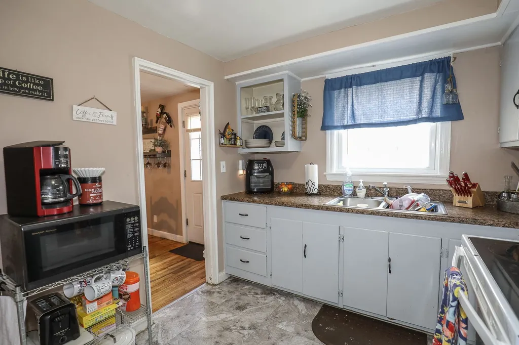 85-87 Mary Ann Road Manchester NH 03104