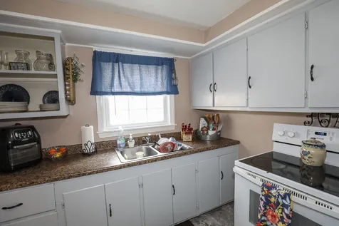 85-87 Mary Ann Road Manchester NH 03104