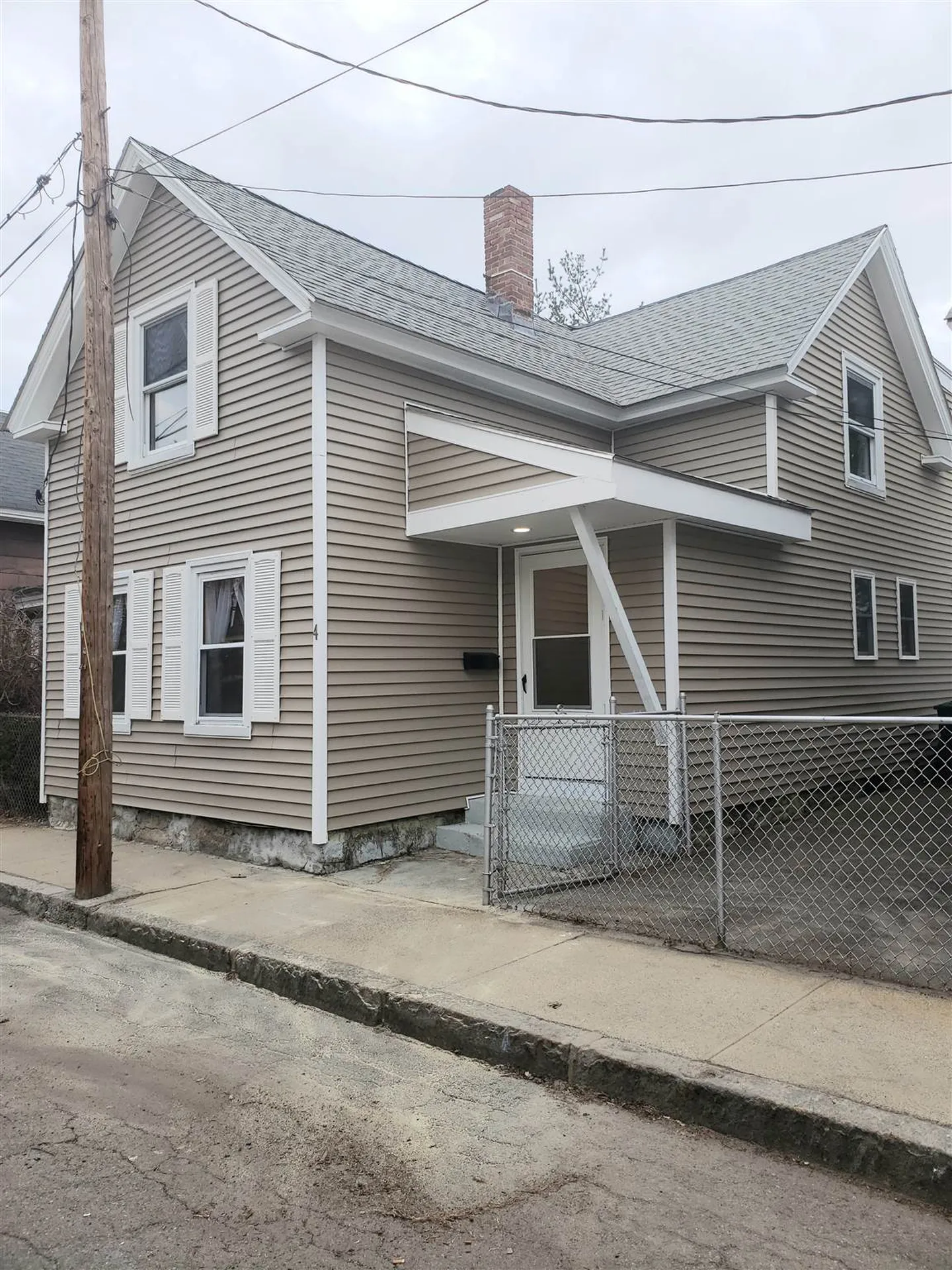 4 Crowley Avenue Nashua NH 03060