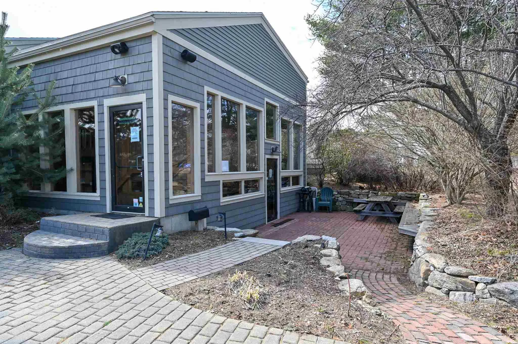 1934 Lake Shore Road Gilford NH 03249