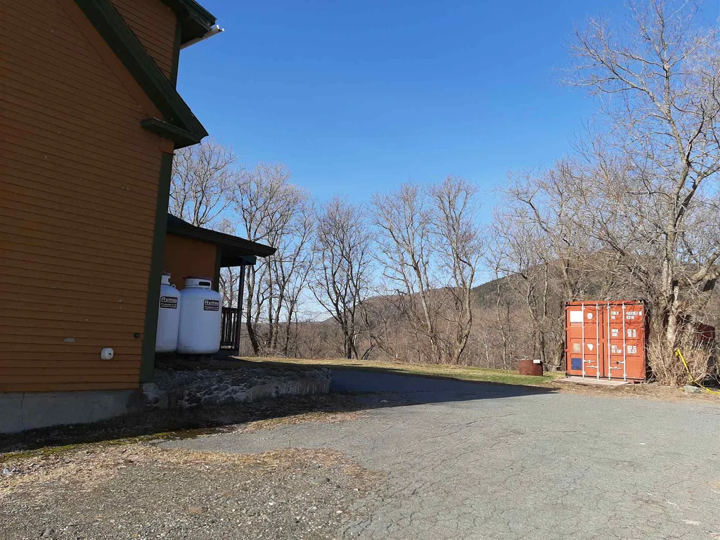 185 Main Street Colebrook NH 03576