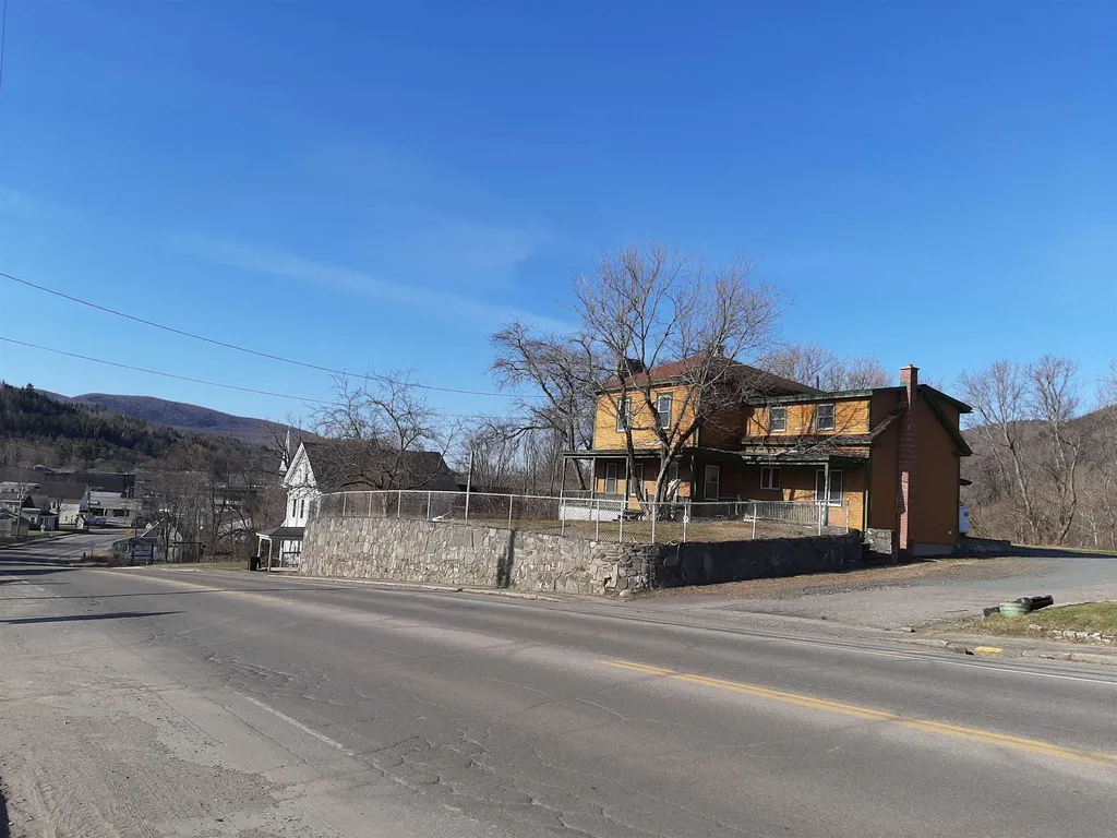 185 Main Street Colebrook NH 03576