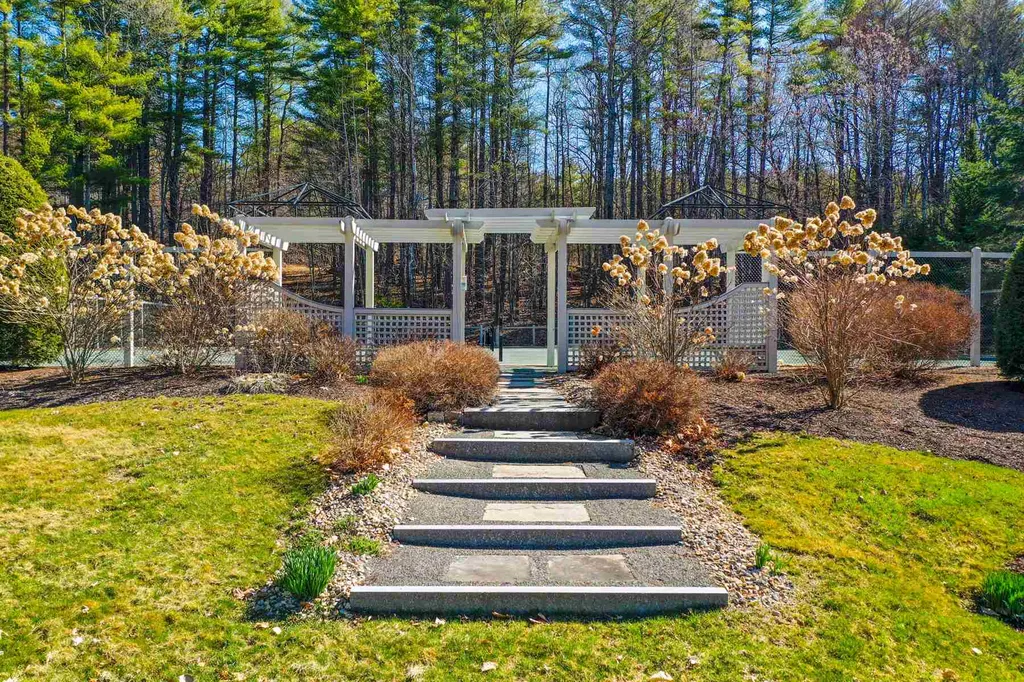 22 Dewitt Drive Alton NH 03809