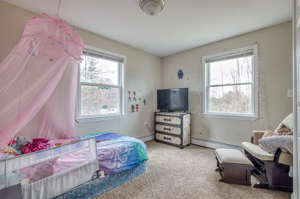 113 Wiley Hill Road Londonderry NH 03053