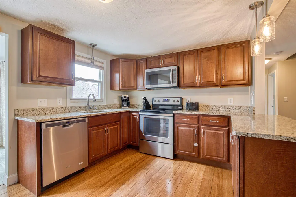 113 Wiley Hill Road Londonderry NH 03053