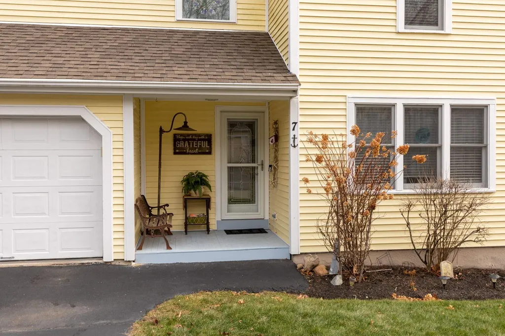 7 Alderwood Drive Stratham NH 03885