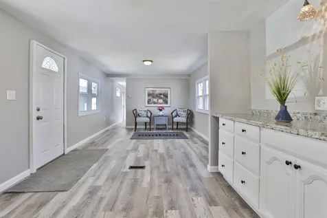28 Friendship Drive Salem NH 03079