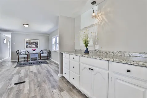 28 Friendship Drive Salem NH 03079