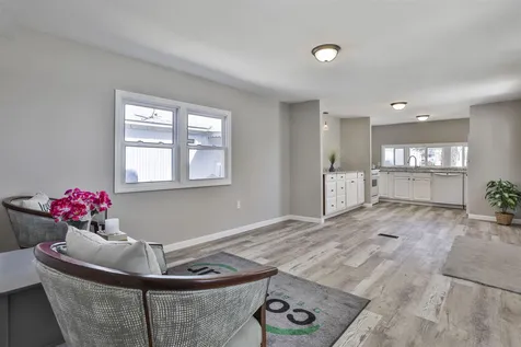 28 Friendship Drive Salem NH 03079