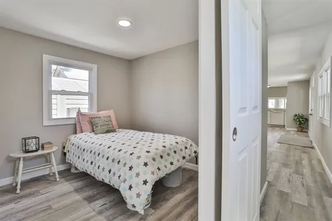 28 Friendship Drive Salem NH 03079