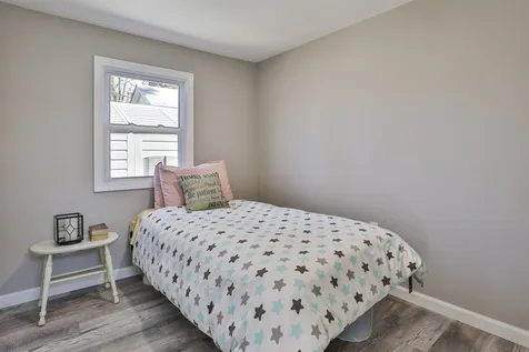 28 Friendship Drive Salem NH 03079