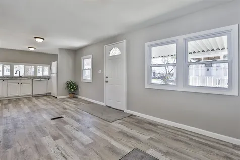 28 Friendship Drive Salem NH 03079