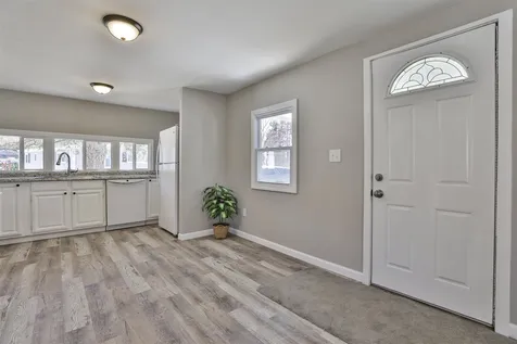 28 Friendship Drive Salem NH 03079