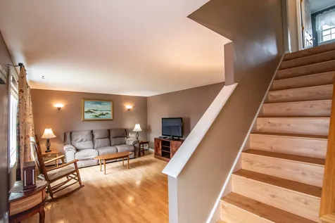 17 Concord Avenue Derry NH 03038
