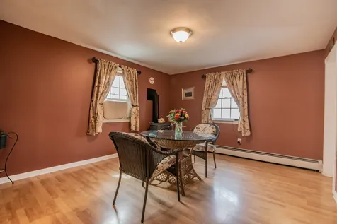 17 Concord Avenue Derry NH 03038