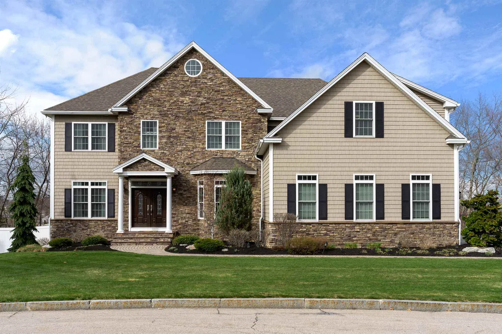 355 Lindstrom Lane Manchester NH 03104