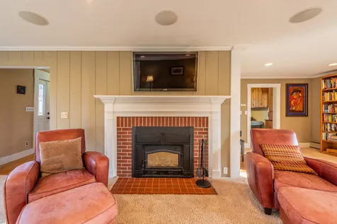 82 Barrett Road New London NH 03257