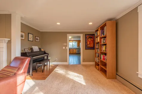 82 Barrett Road New London NH 03257