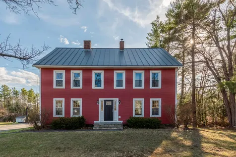 82 Barrett Road New London NH 03257