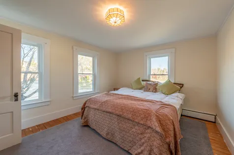 82 Barrett Road New London NH 03257