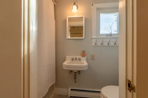 82 Barrett Road New London NH 03257
